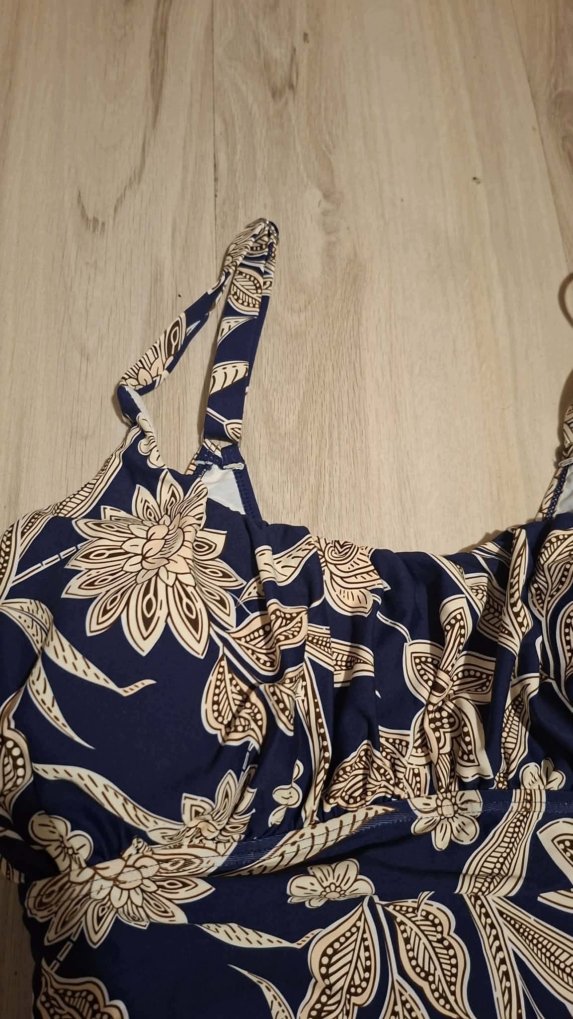 Strój kąpielowy jednoczęściowy damski modelujący XL granatowy kwiaty — zdjęcie 5