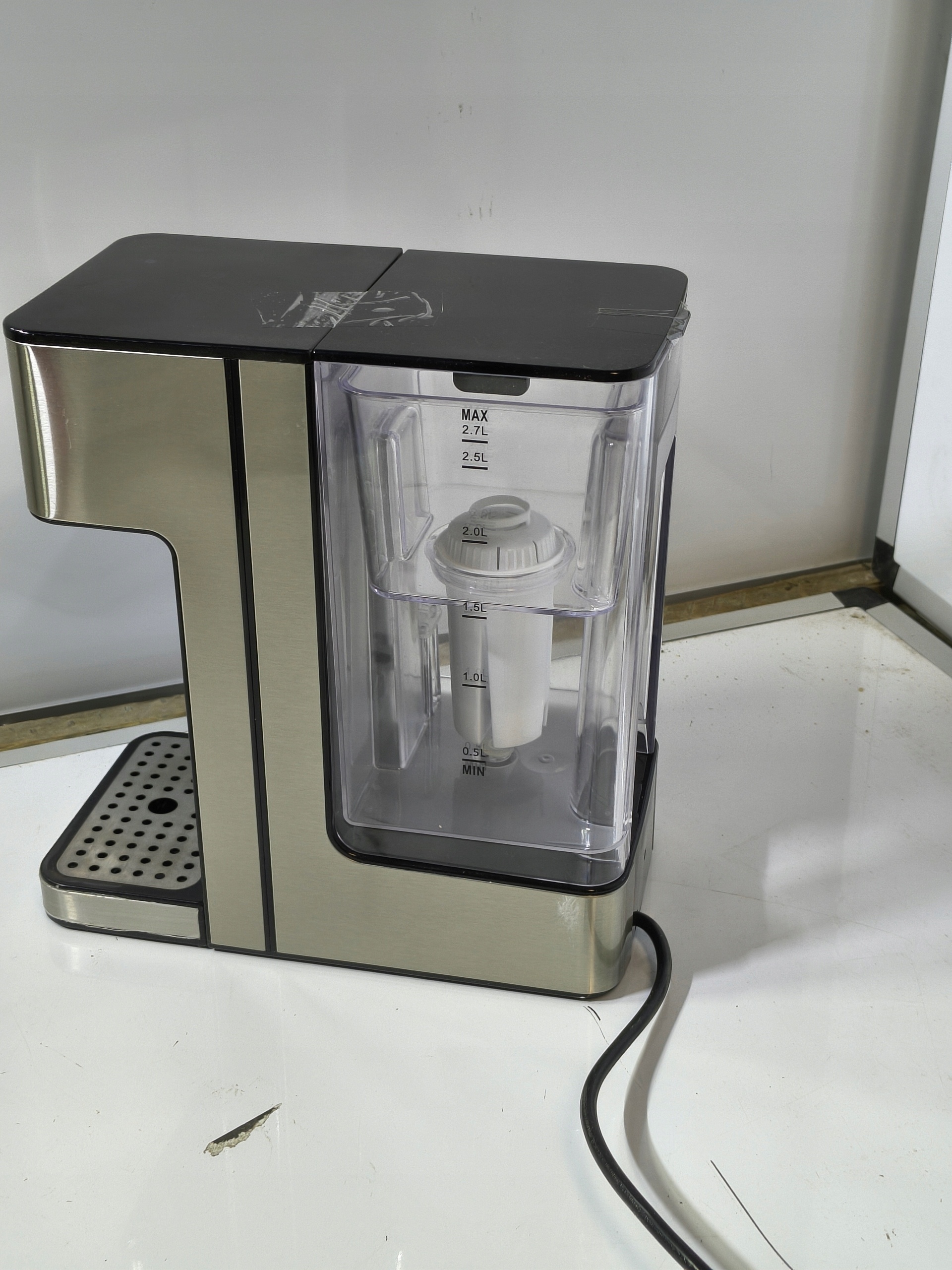 CASO HW600 Dystrybutor / podgrzewacz wody 2.7l regulacja temp — zdjęcie 5