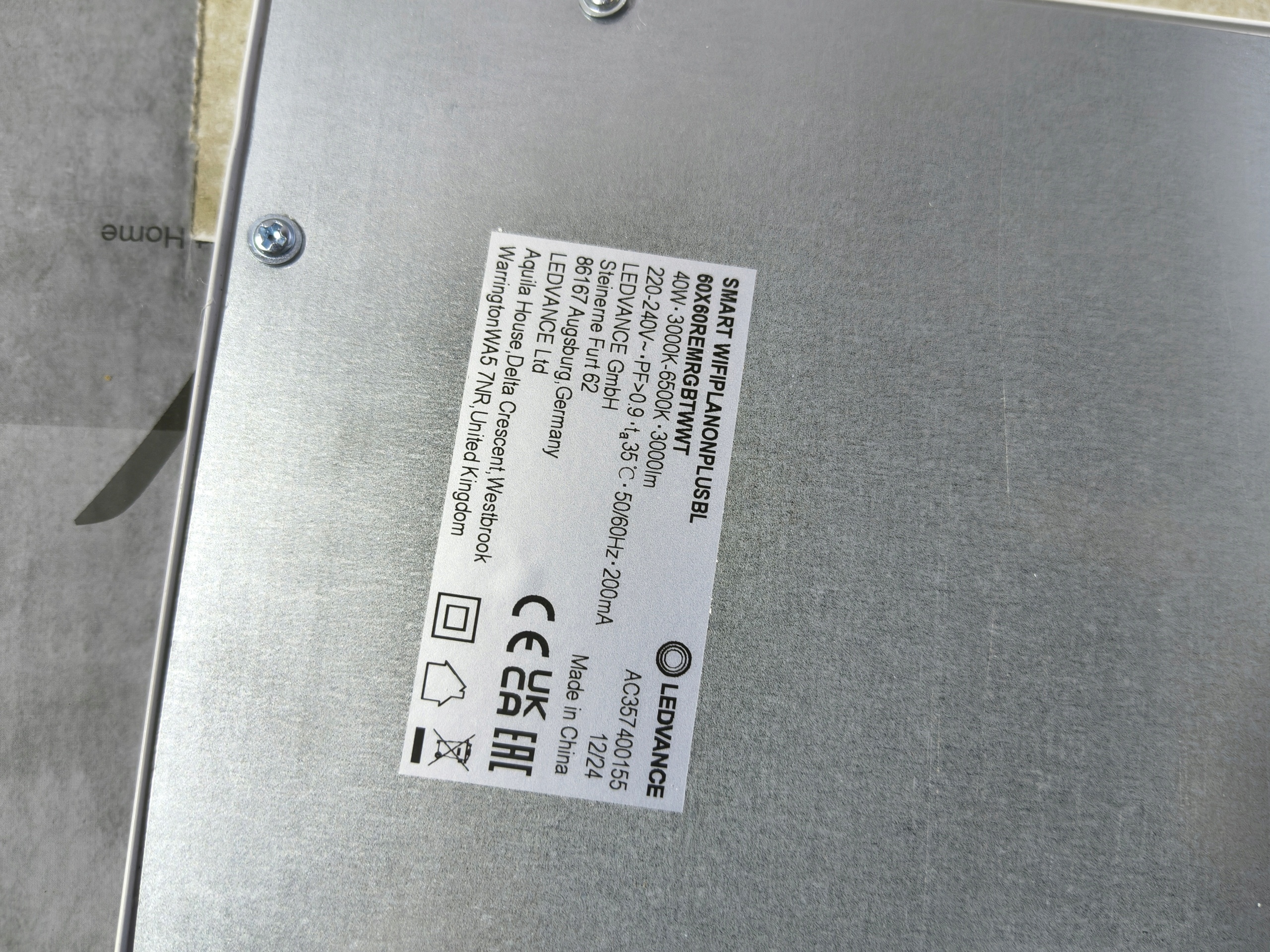 Panel LED LEDVANCE SMART+ 60x60 RGB WiFi 40W 3950lm pilot — zdjęcie 6