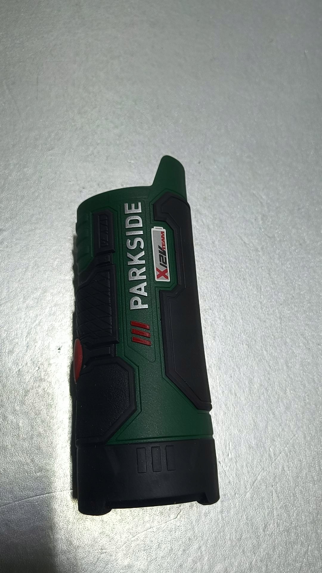 Parkside akumulatorowa lampka robocza LED PTSA 12 A1 120 lm — zdjęcie 4