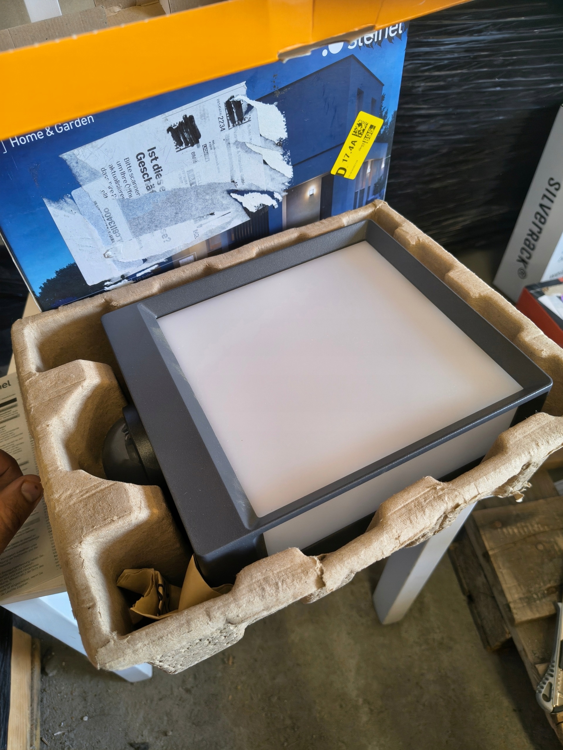 Lampa LED z czujnikiem ruchu Steinel L 40 SC Bluetooth Mesh IP54 930 lm — zdjęcie 5