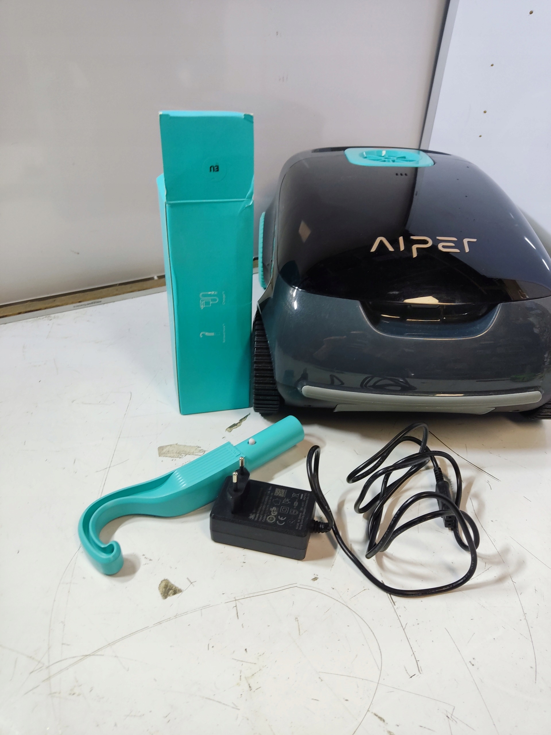 Robot do czyszczenia basenów Aiper Scuba E1 — zdjęcie 8