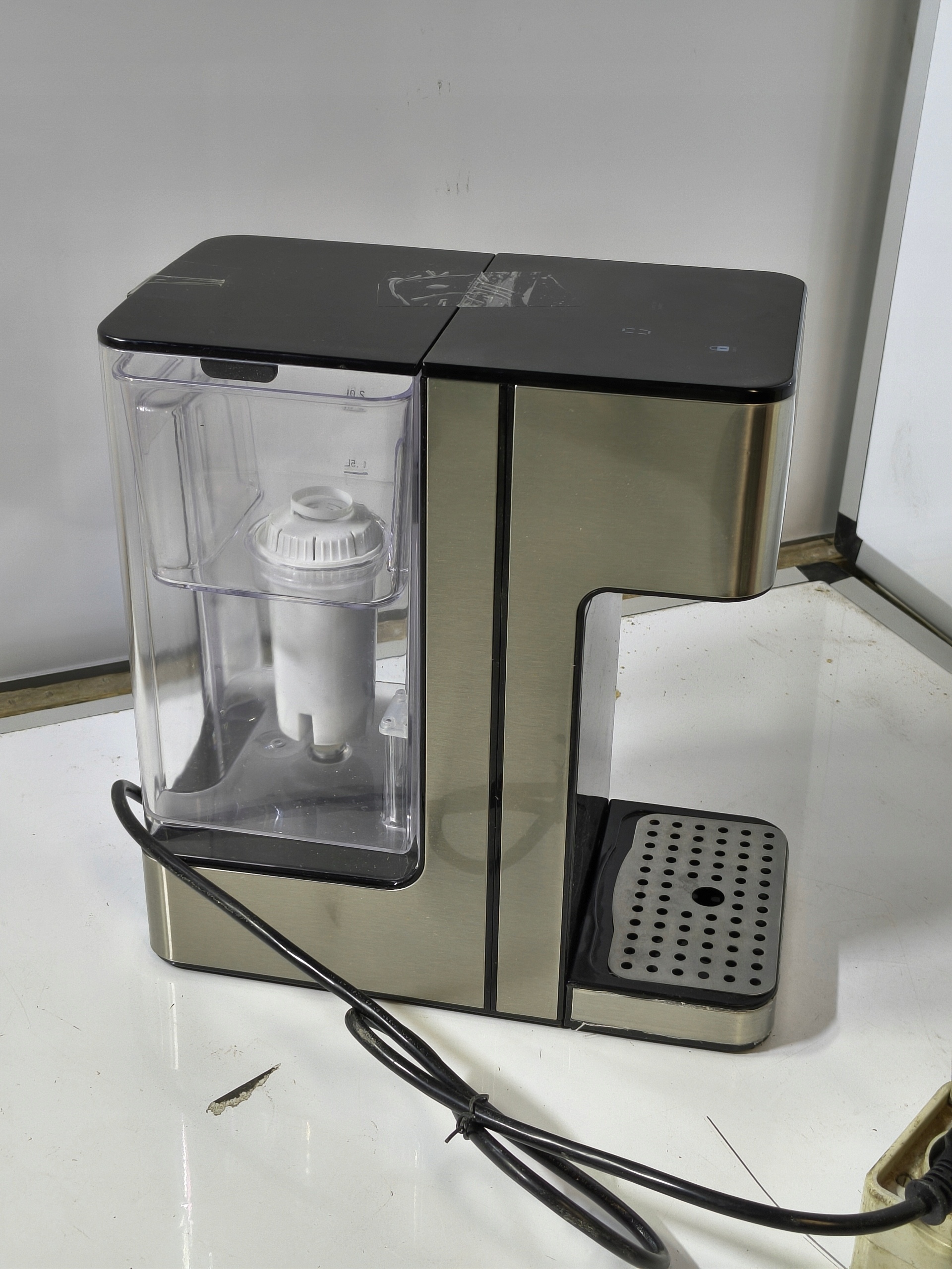 CASO HW600 Dystrybutor / podgrzewacz wody 2.7l regulacja temp — zdjęcie 7