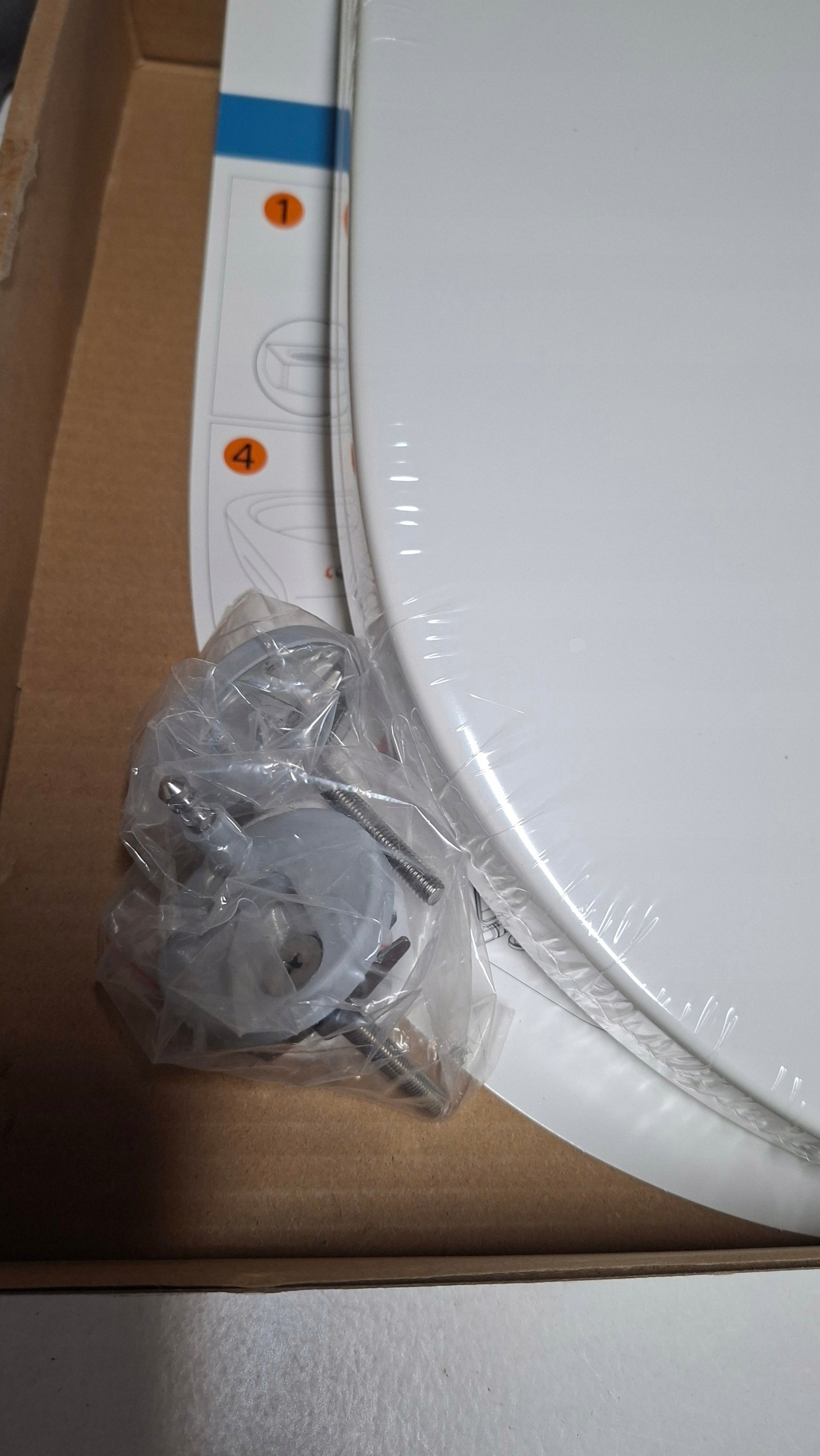 Deska sedesowa YEAHUP PRO P4016 biała WC Quick Release wolnoopadająca 175kg — zdjęcie 5