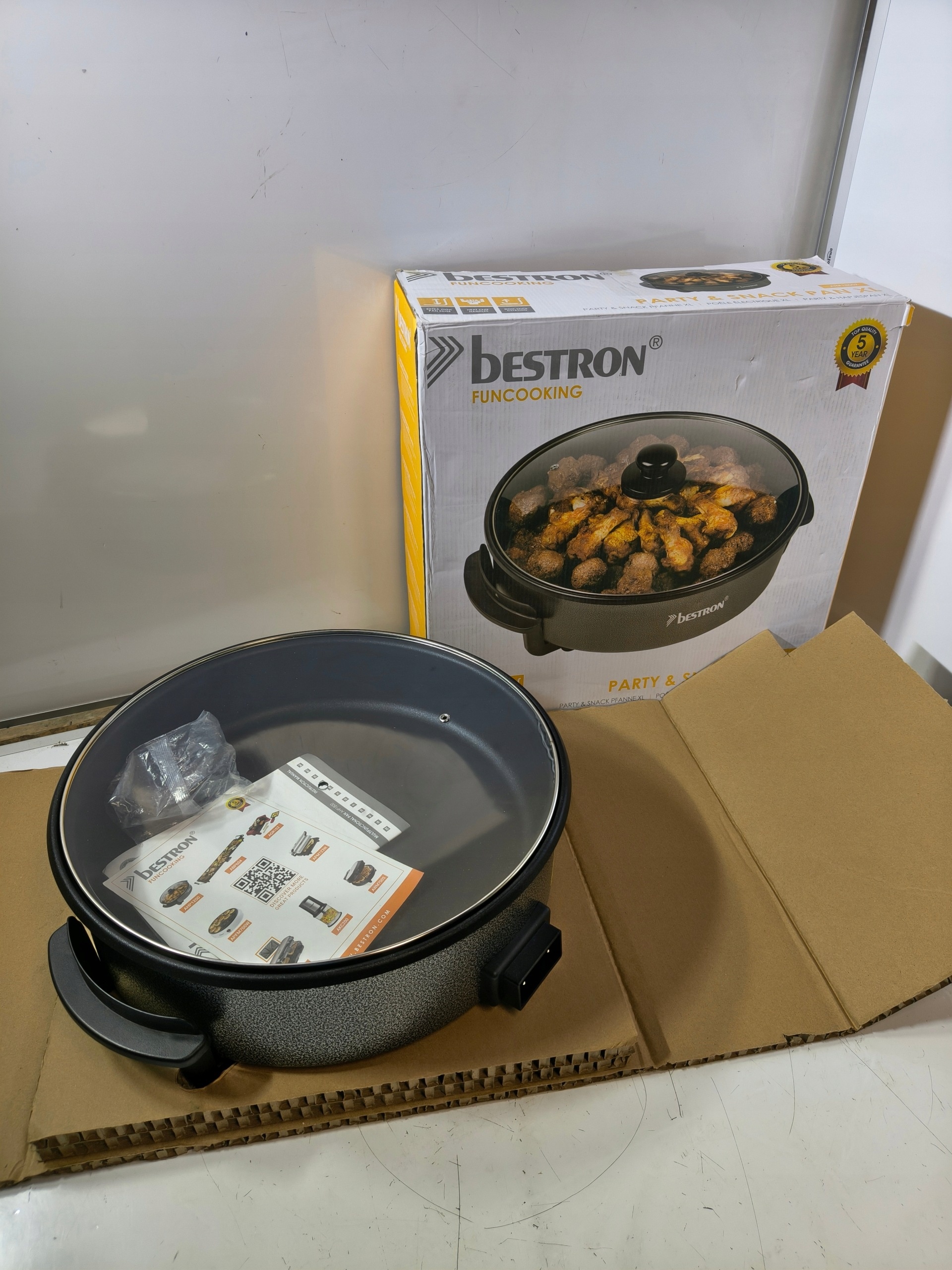 Patelnia Elektryczna Bestron AHP1800Z XL 40 cm 1500W z Pokrywą Szklaną EAN — zdjęcie 3