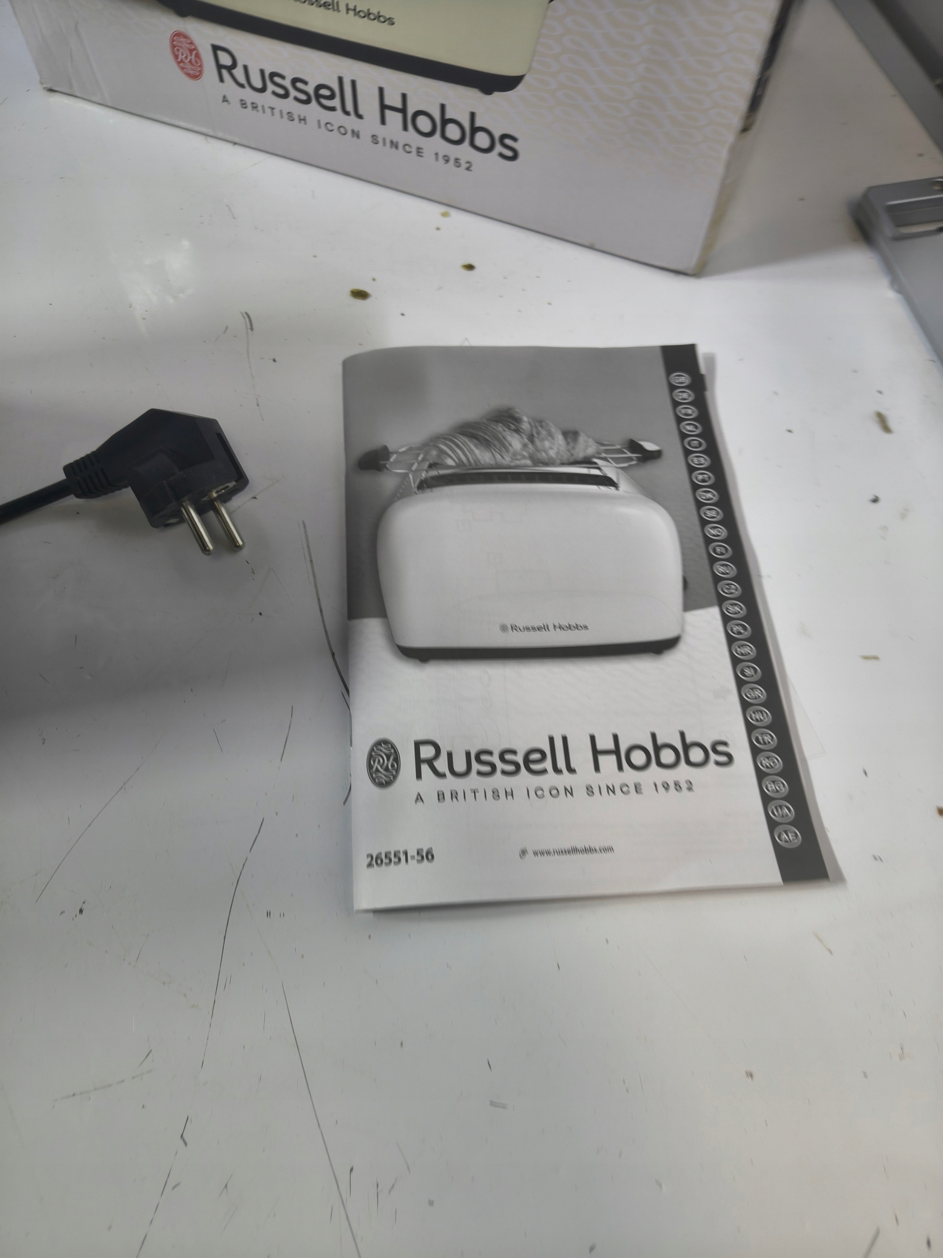 Russell Hobbs Colours Plus+ 26551-56 toster 2 kromki kremowy 1670W — zdjęcie 11