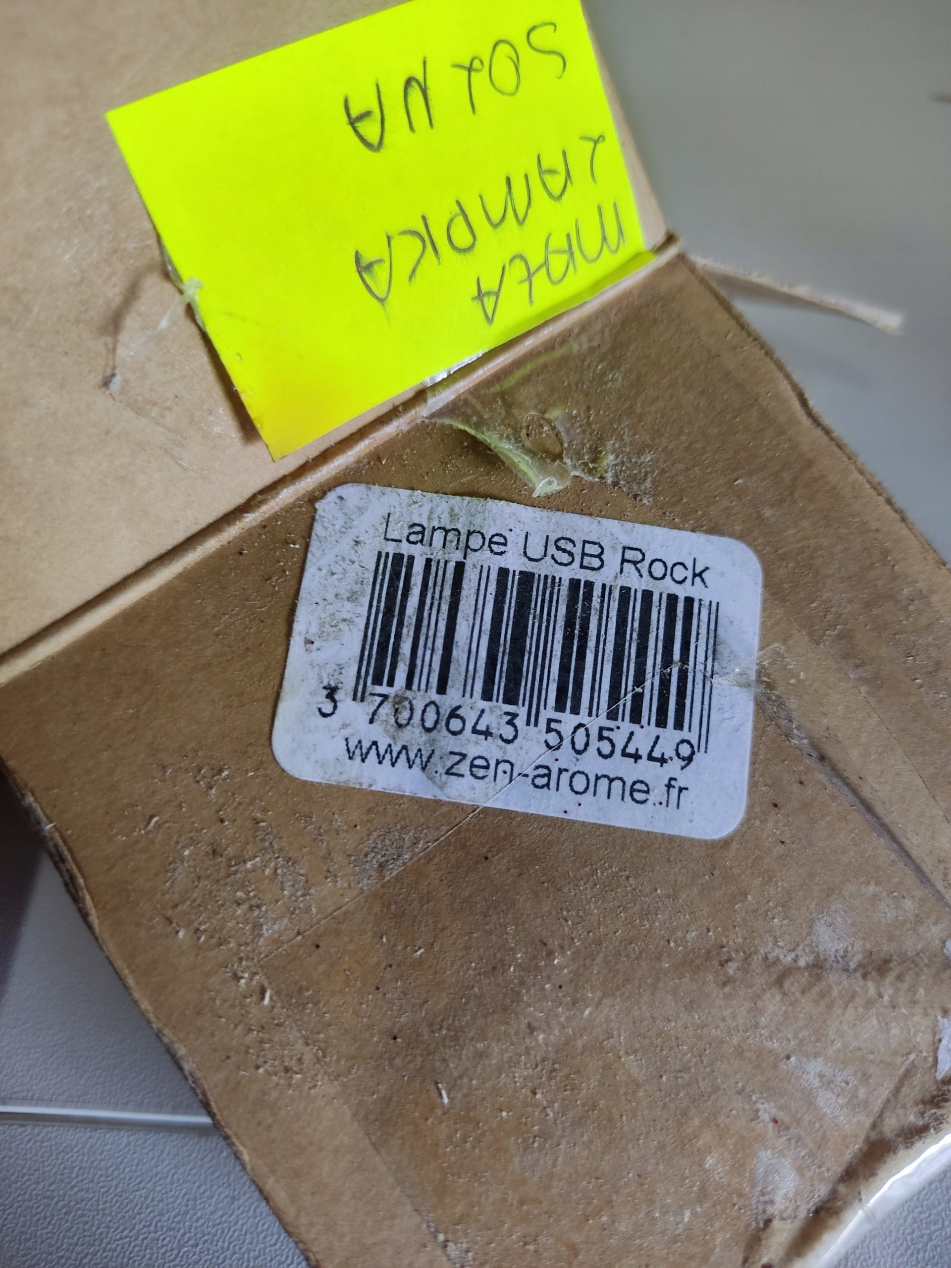 Lampa solna himalajska USB 13 cm naturalna sól różowa drewniana podstawa — zdjęcie 7