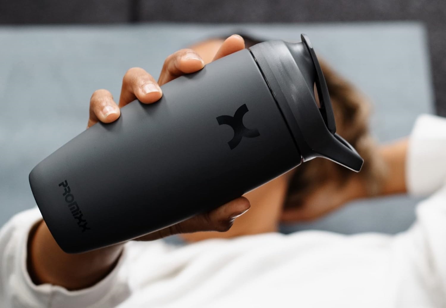 PROMiXX izolowana butelka na wodę ze stali nierdzewnej 550 ml — zdjęcie 10