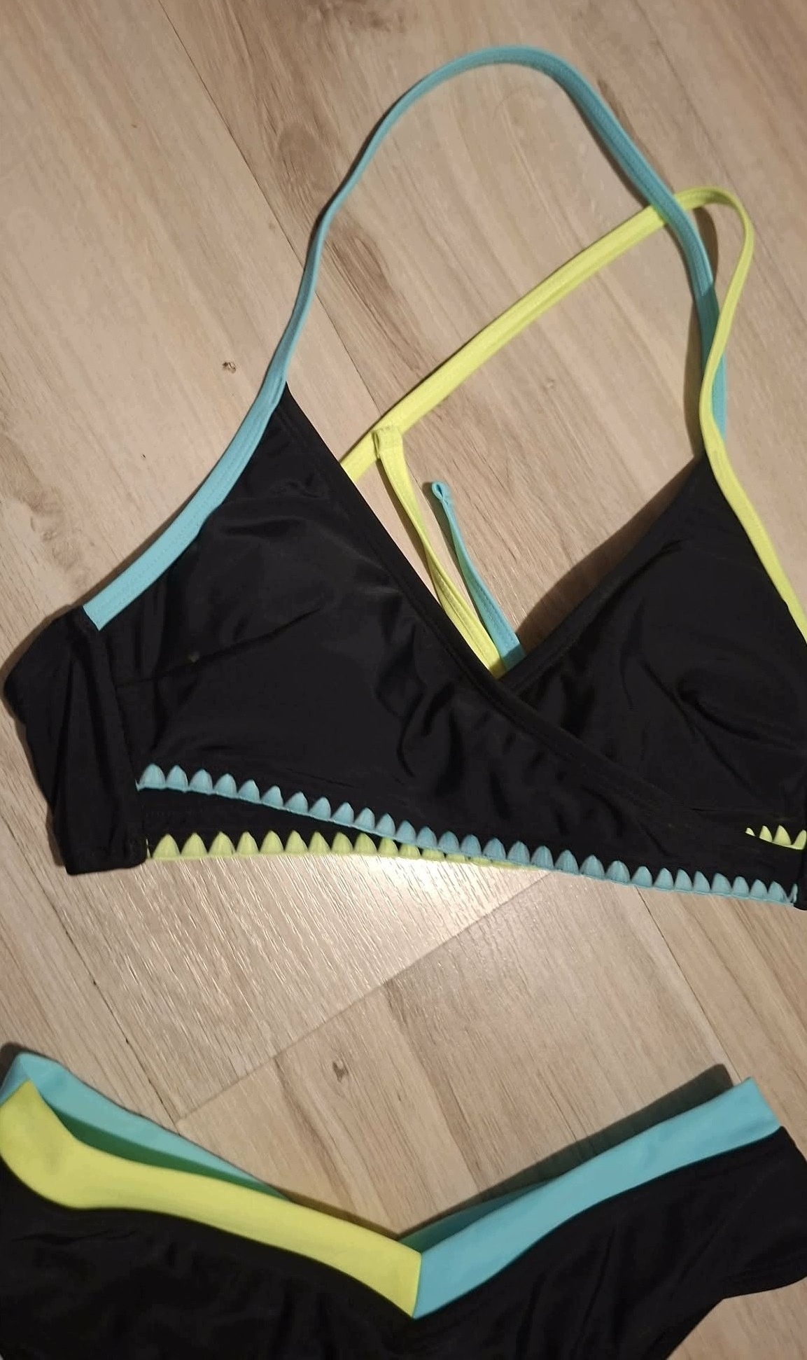 CUPSHE Bikini Damskie Czarne Dwukolorowe Strój Kąpielowy XS — zdjęcie 4