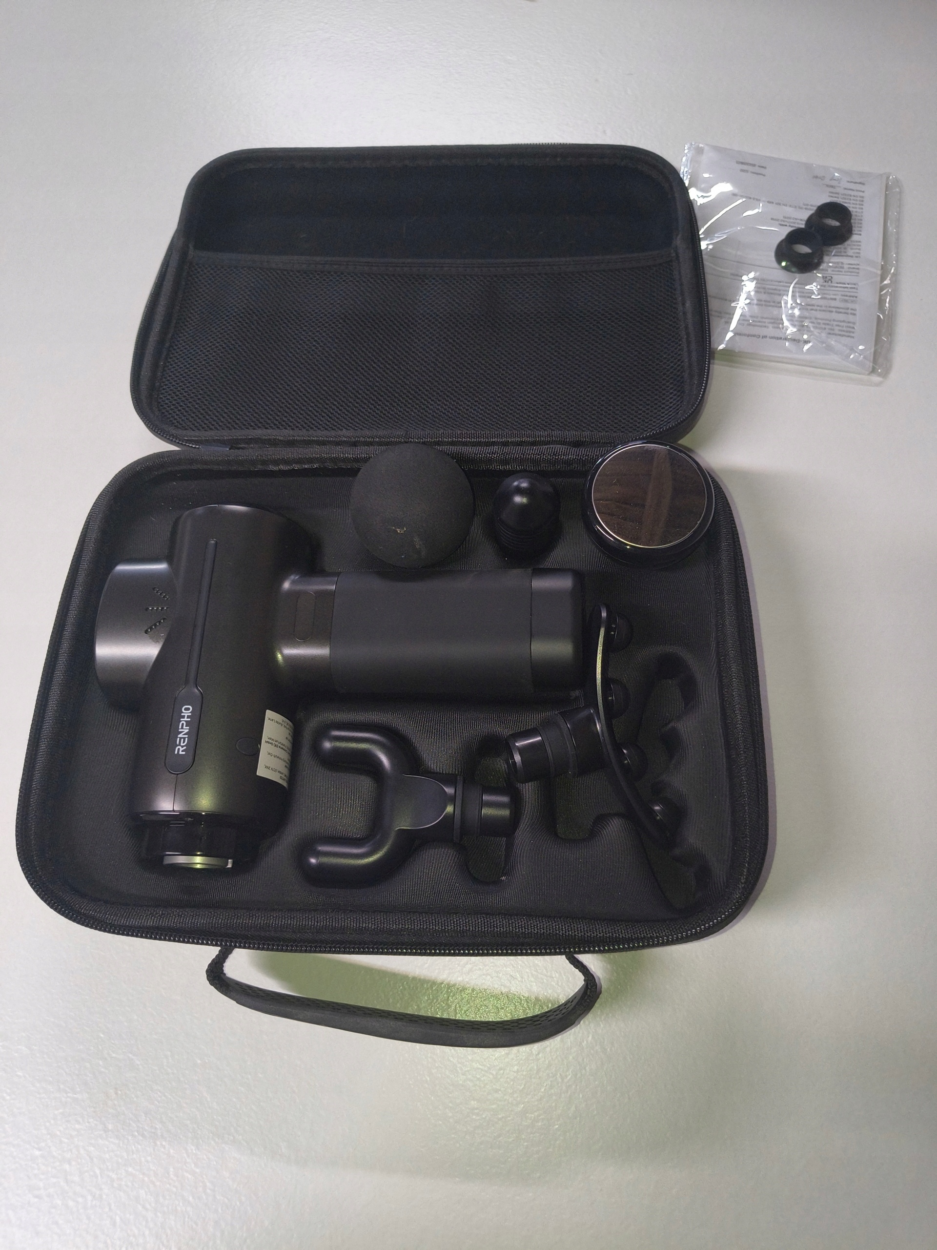 RENPHO R-C002SH pistolet do masażu masażer mięśni 25W zestaw końcówek etui — zdjęcie 3