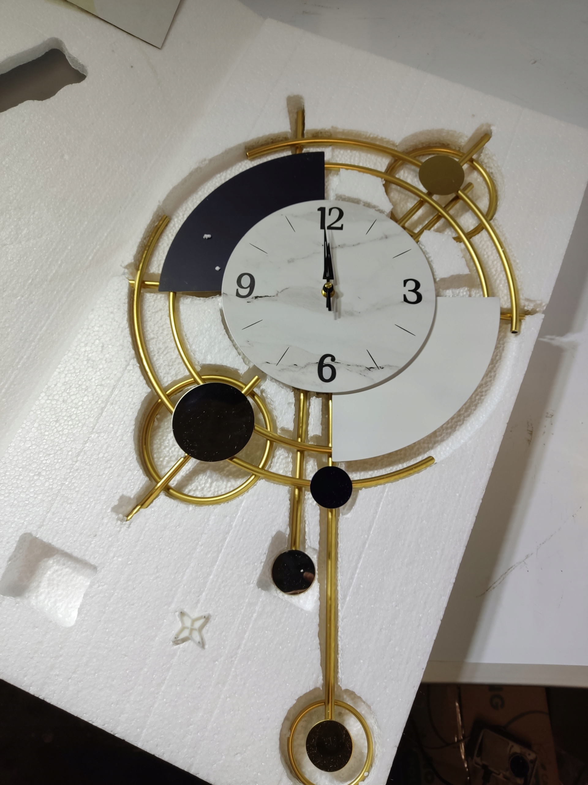 Zegar Ścienny Nowoczesny Glamour Złoty Czarno-Biały 60 cm Metalowy — zdjęcie 6