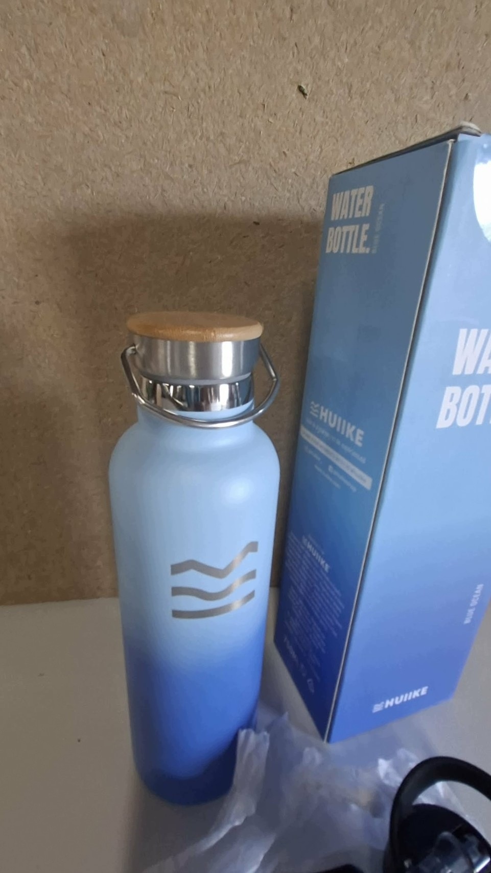 HUIIKE Butelka na wodę 750 ml stal nierdzewna 3 korki niebieska — zdjęcie 10