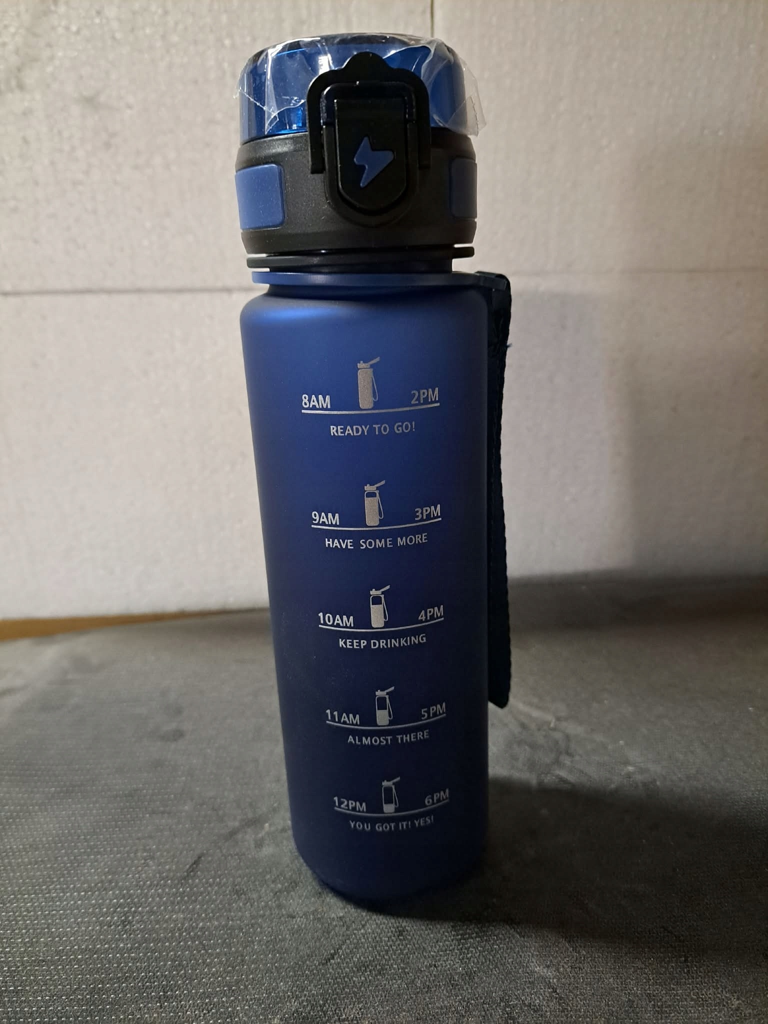 Bidon sportowy na wodę 500ml z blokadą i podziałką motywacyjną BPA FREE — zdjęcie 2