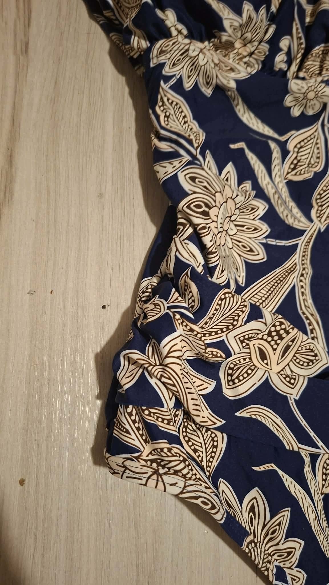 Strój kąpielowy jednoczęściowy damski modelujący XL granatowy kwiaty — zdjęcie 7