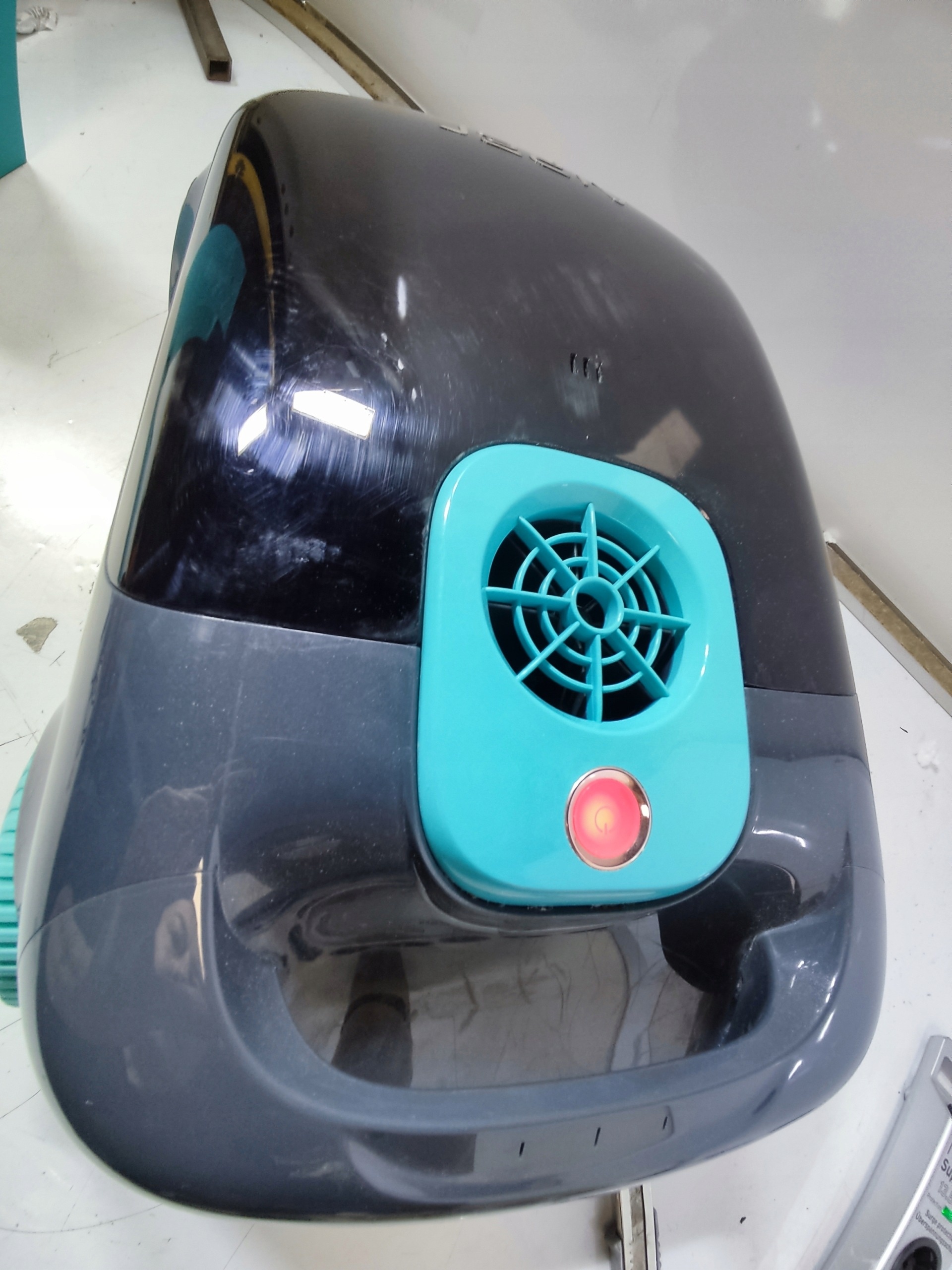 Robot do czyszczenia basenów Aiper Scuba E1 — zdjęcie 9