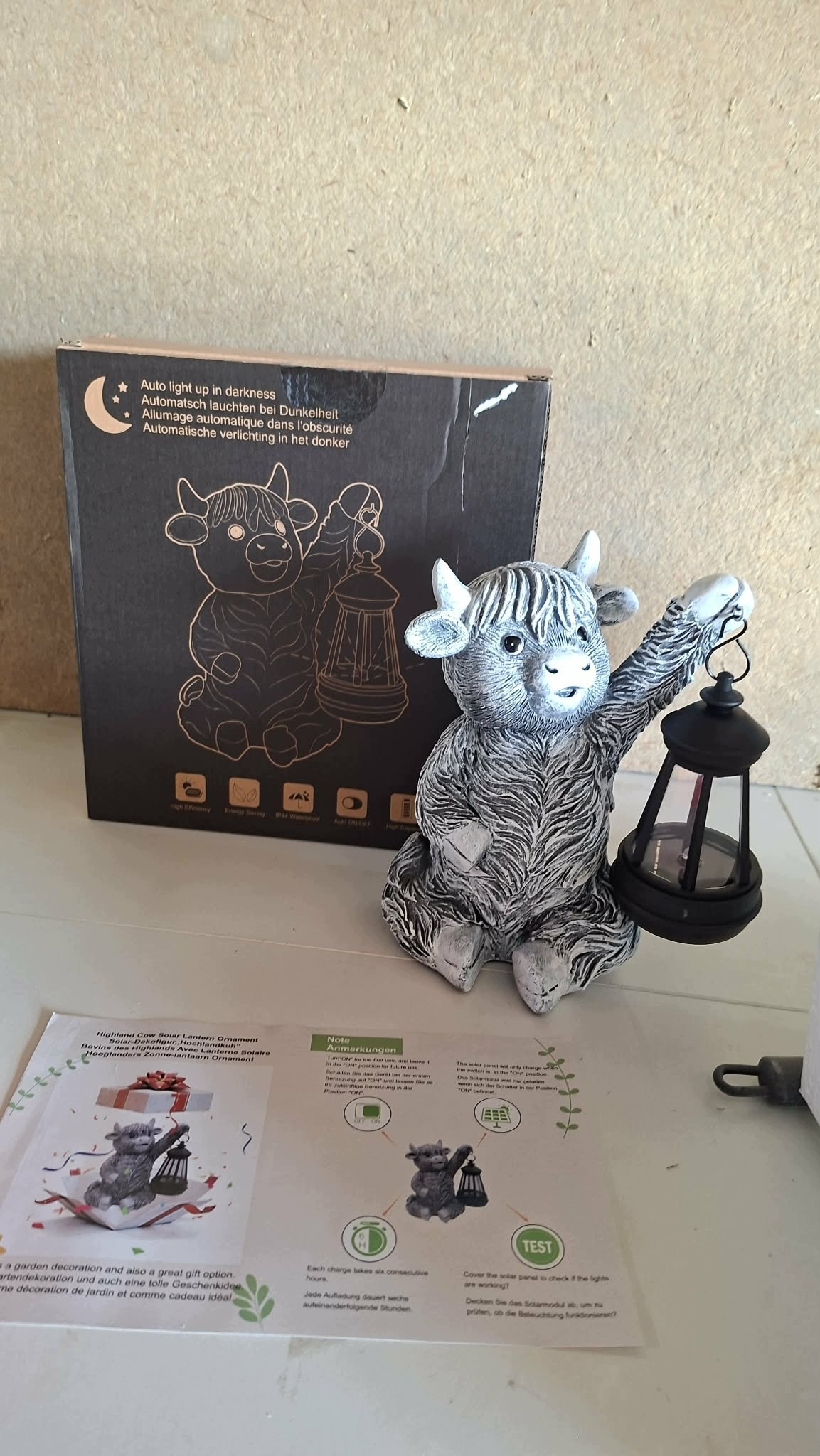 Figurka Solarna Krowa Highland z Lampionem LED Dekoracja Ogrodowa 20 cm — zdjęcie 4