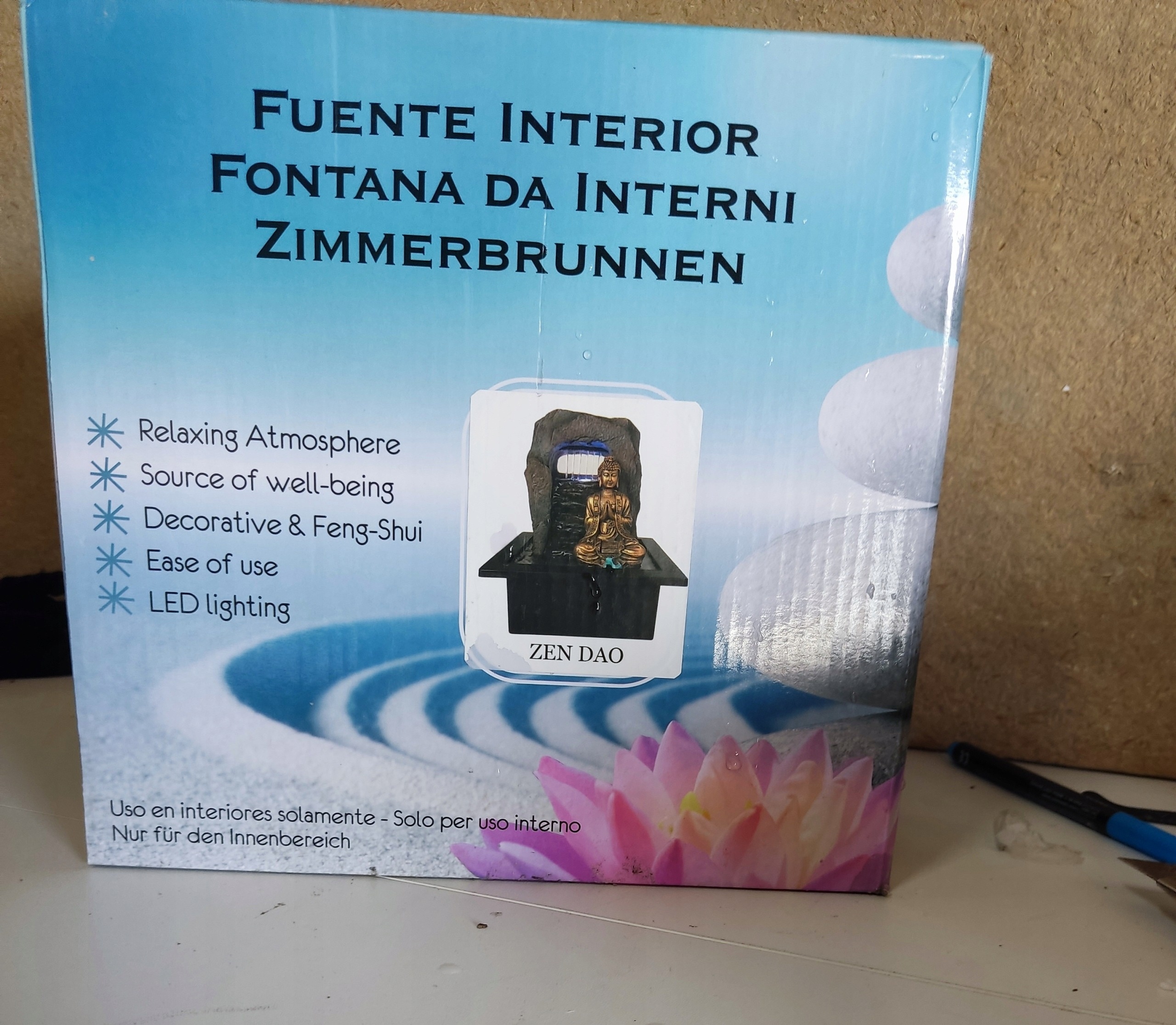Fontanna pokojowa Budda Zen LED dekoracyjna Feng Shui wodospad — zdjęcie 4