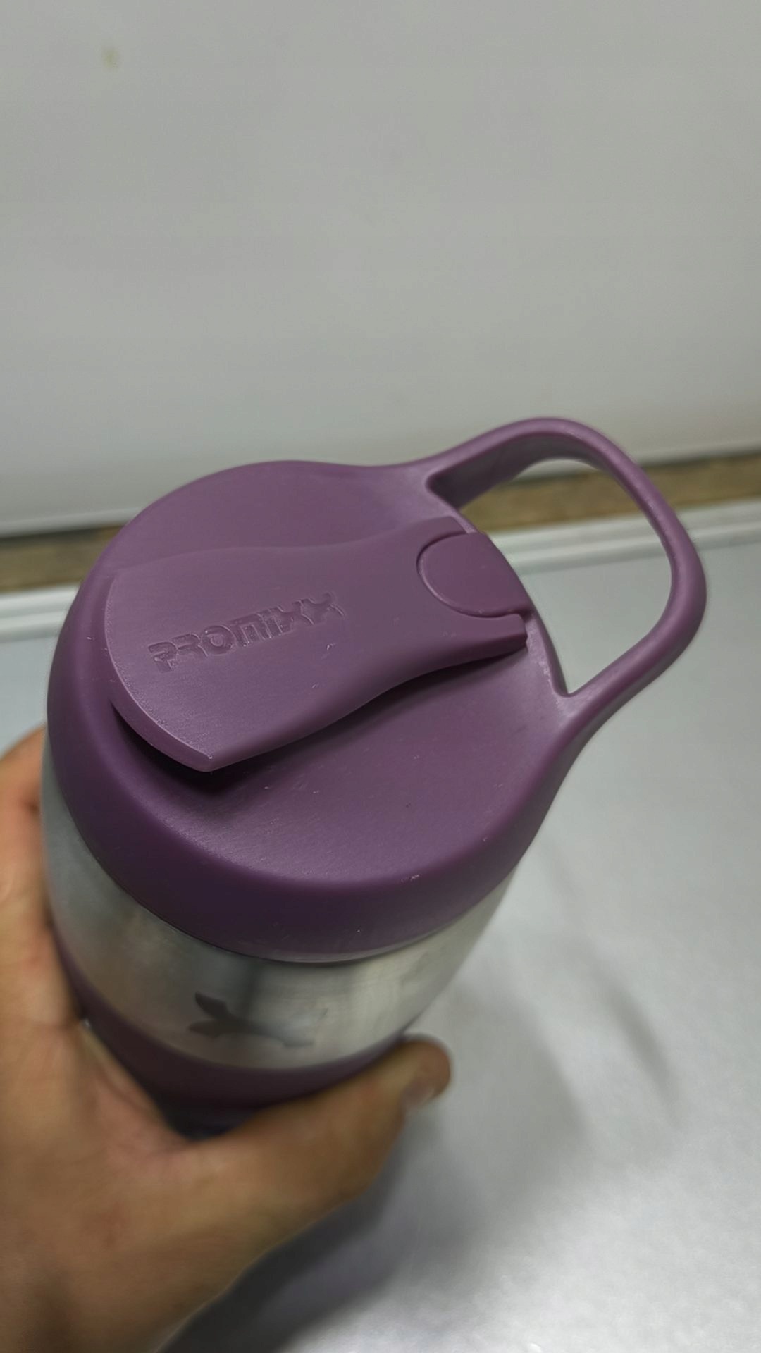 PROMiXX izolowana butelka na wodę ze stali nierdzewnej 550 ml — zdjęcie 5