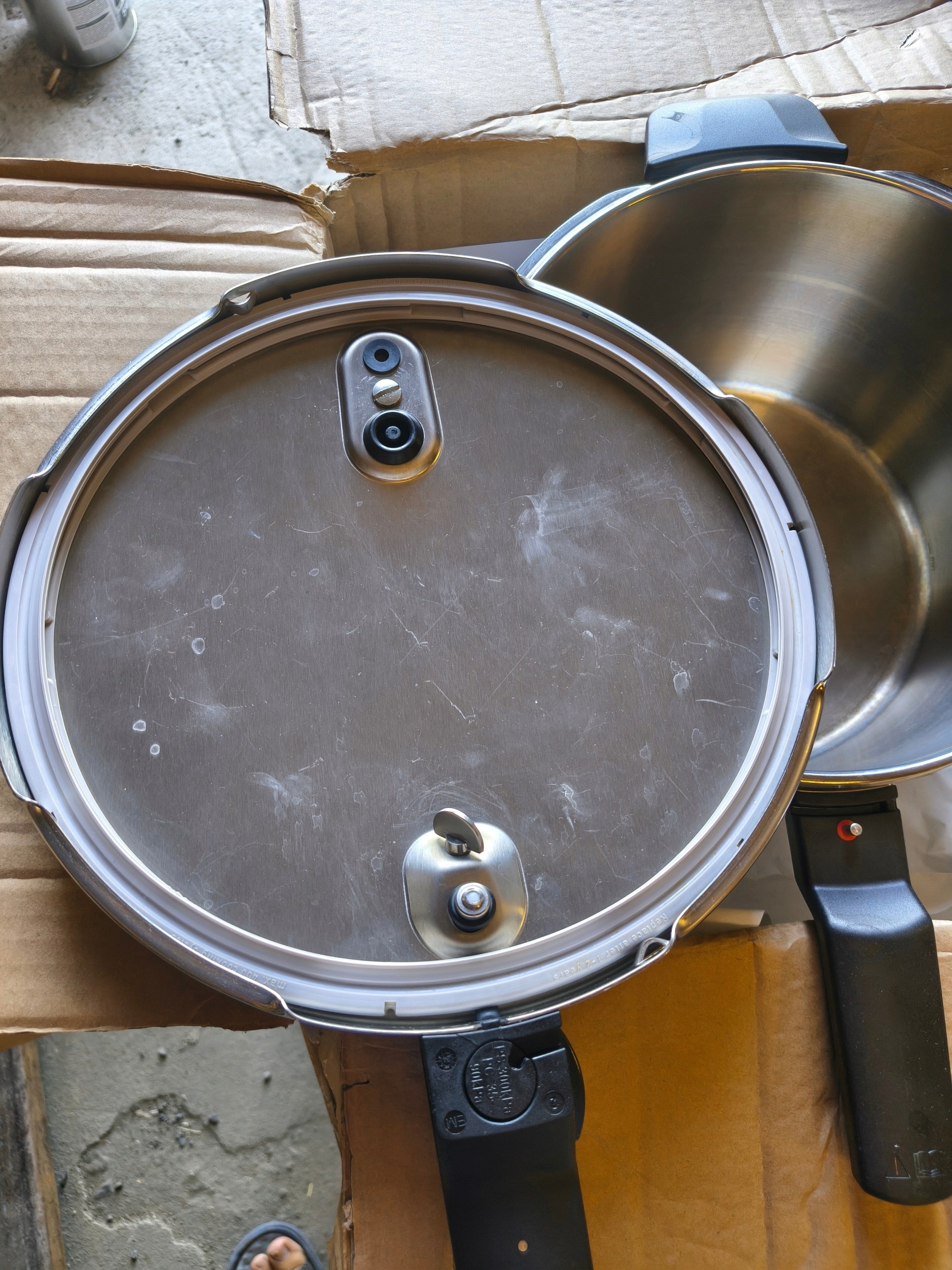 Fissler szybkowar 6 l garnek ciśnieniowy indukcja stal 18/10 Germany — zdjęcie 4