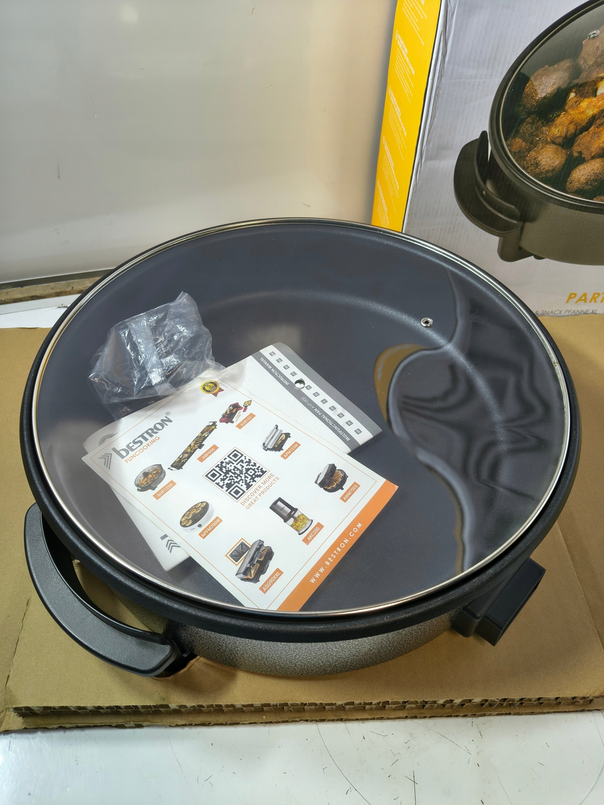 Patelnia Elektryczna Bestron AHP1800Z XL 40 cm 1500W z Pokrywą Szklaną EAN — zdjęcie 4