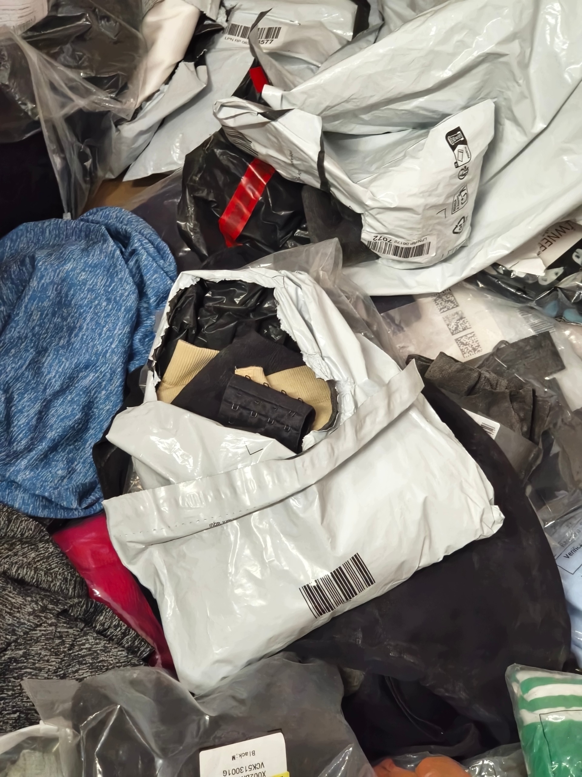Nowa Odzież na Wagę 29,99 zł/kg Markowa i Niemarkowa Hurt Outlet — zdjęcie 4