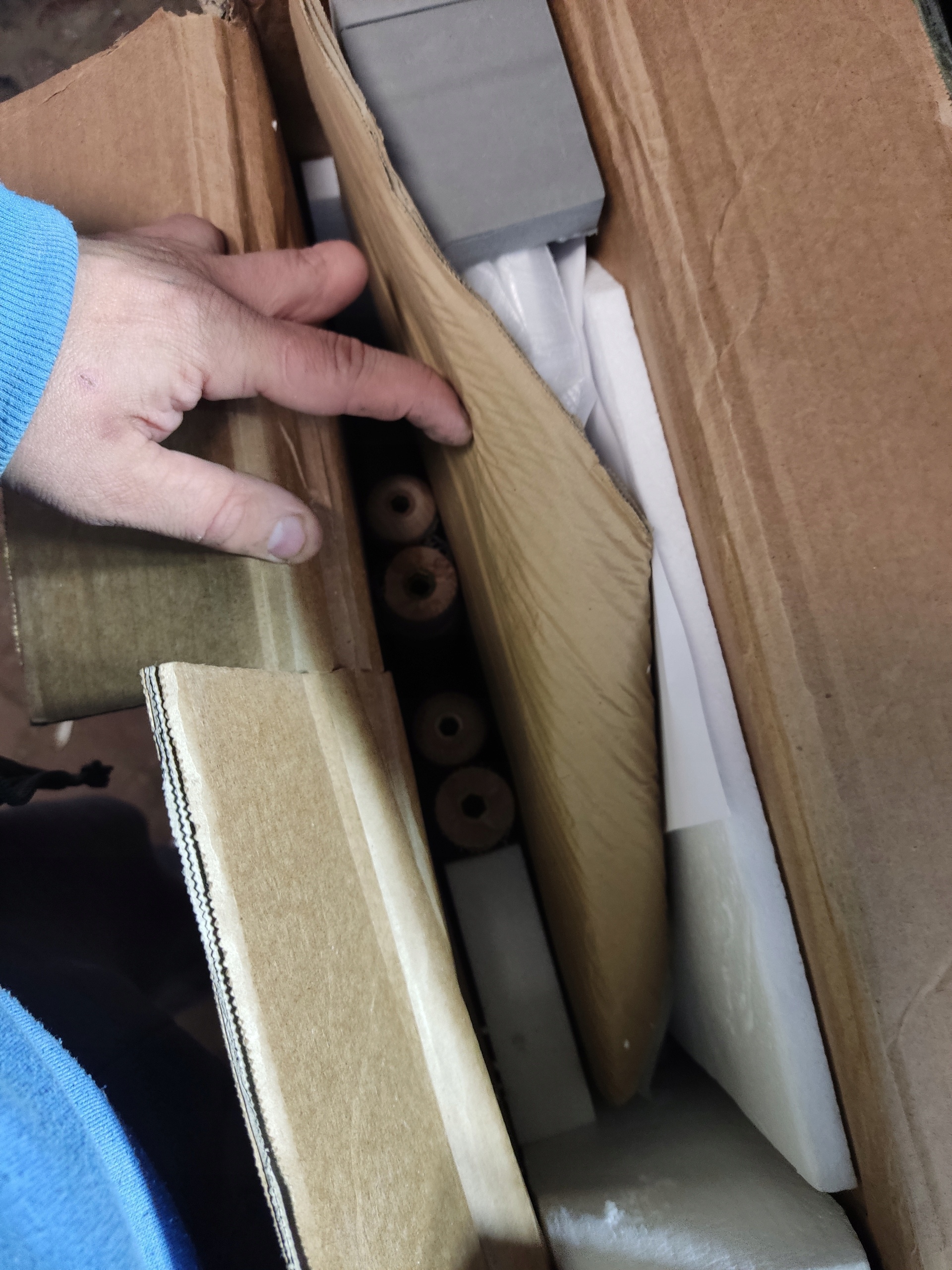 Stolik kawowy okrągły biały 4 nogi metalowe nowoczesny 40cm — zdjęcie 5