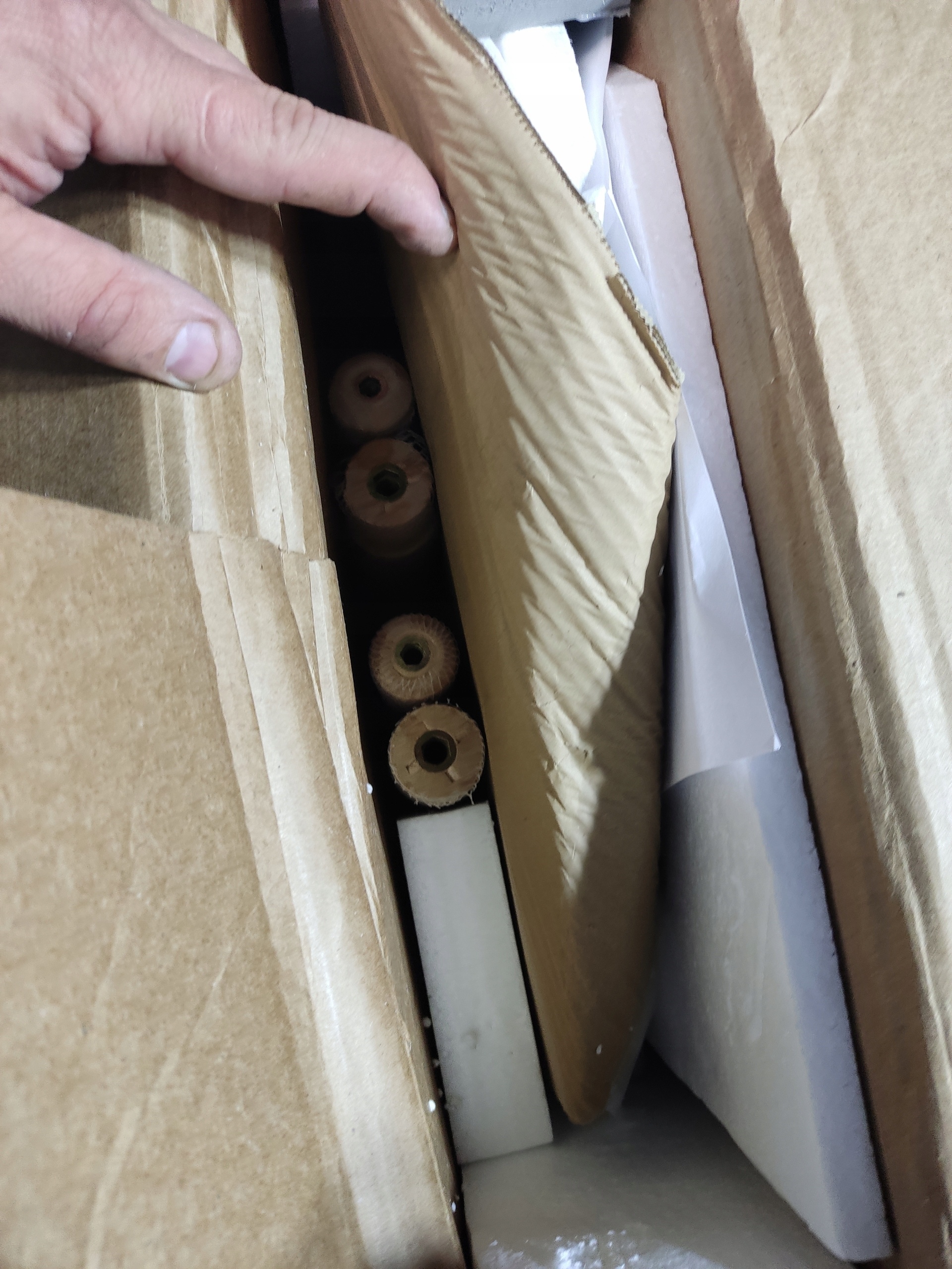Stolik kawowy okrągły biały 4 nogi metalowe nowoczesny 40cm — zdjęcie 6