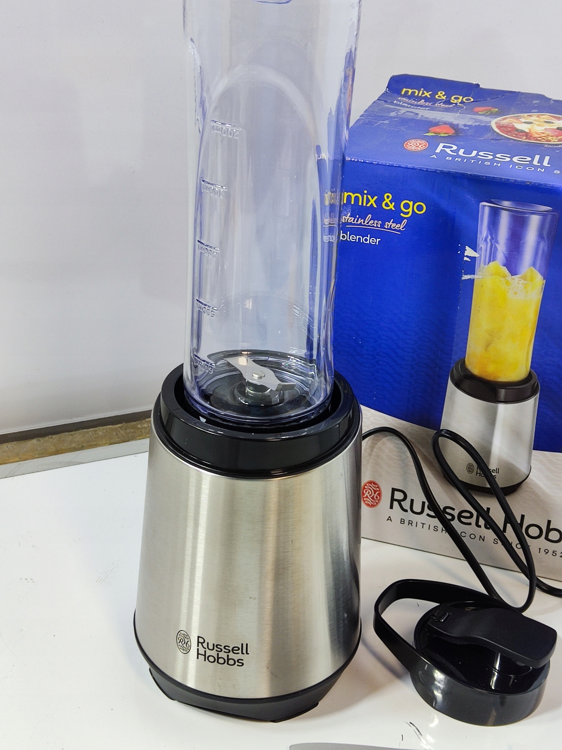 Russell Hobbs Mix&Go blender personalny smoothie 300W bidon stalowy — zdjęcie 4