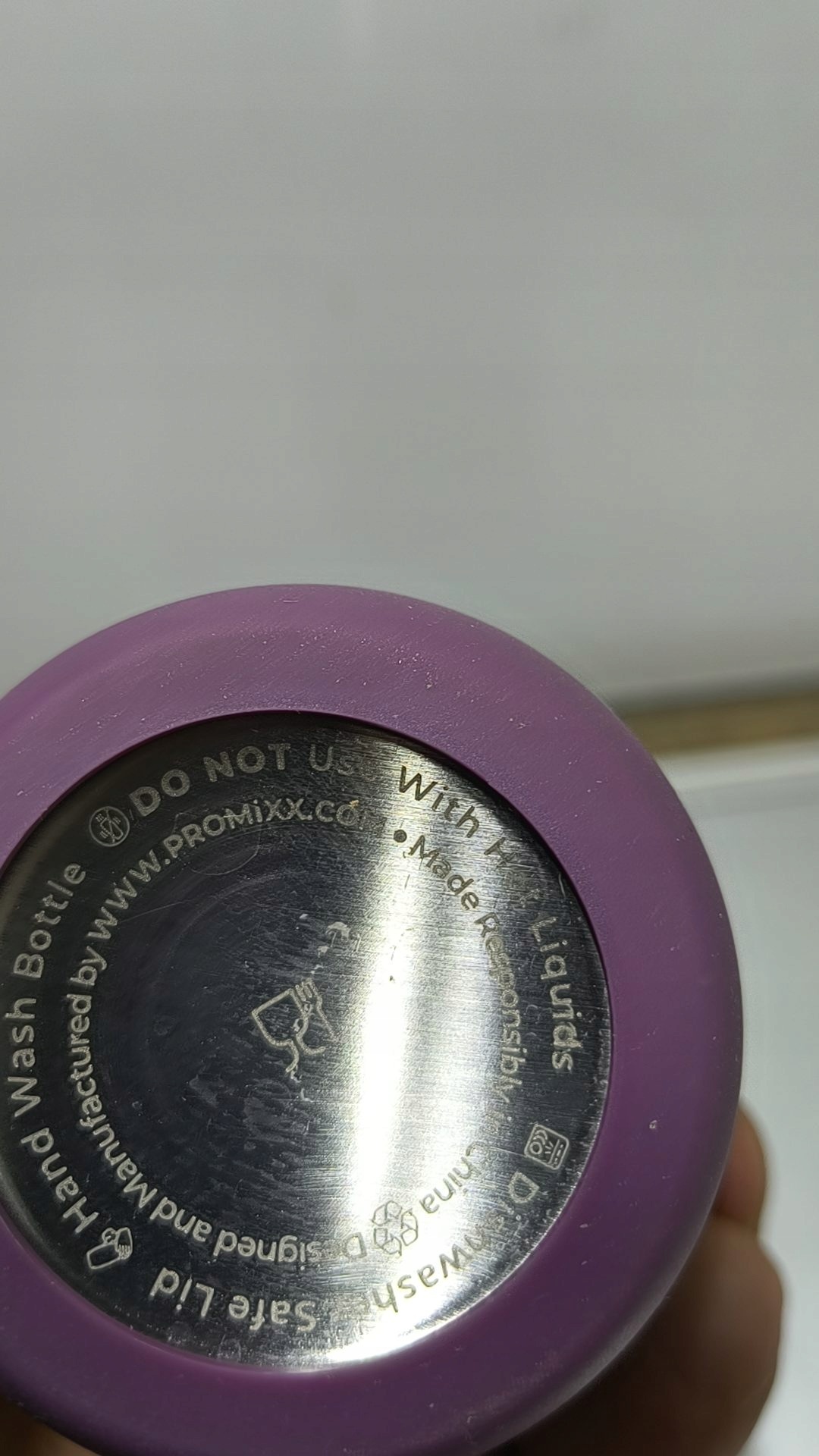 PROMiXX izolowana butelka na wodę ze stali nierdzewnej 550 ml — zdjęcie 7