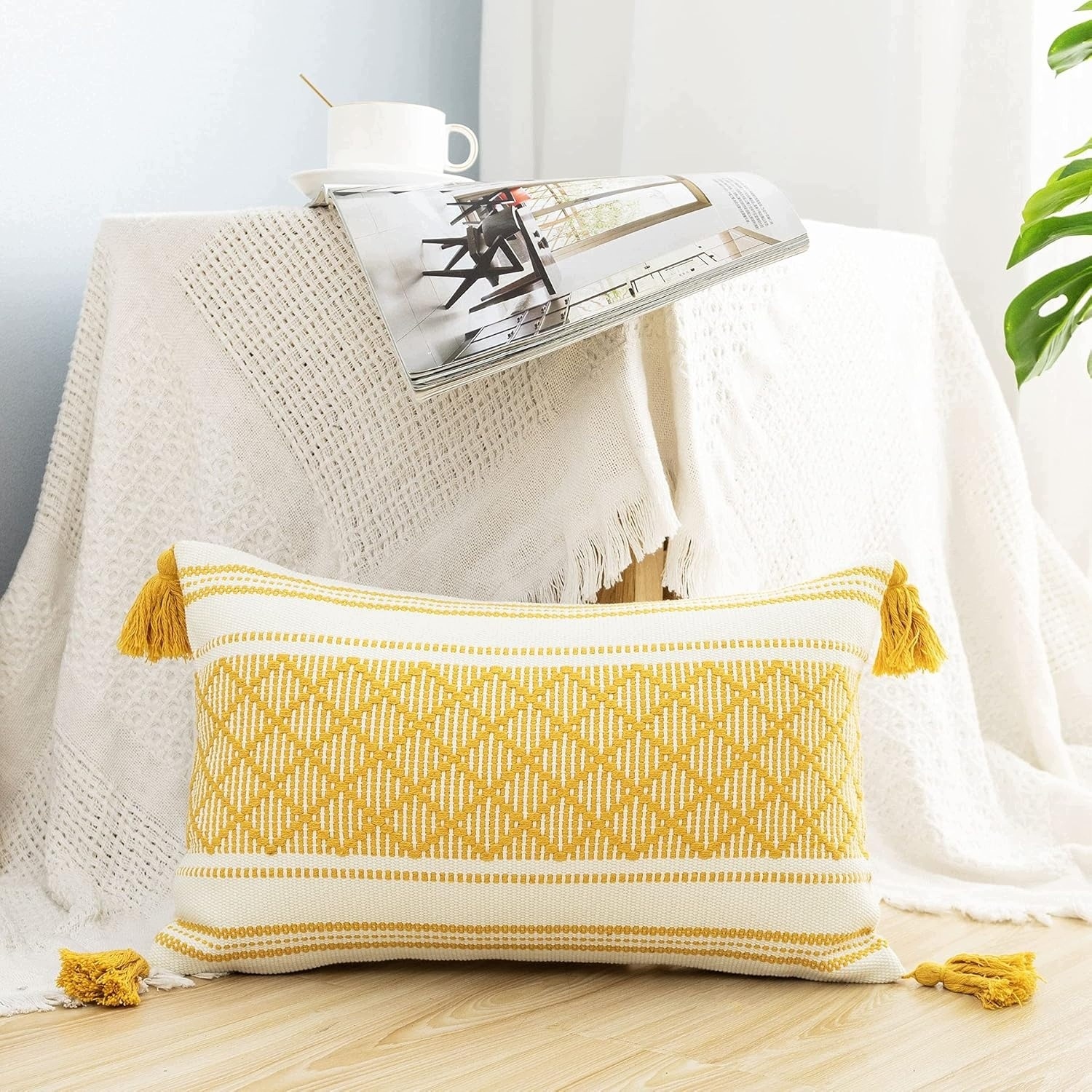 LIGICKY Poszewka dekoracyjna boho 30 x 50 cm żółta z frędzlami — zdjęcie 2