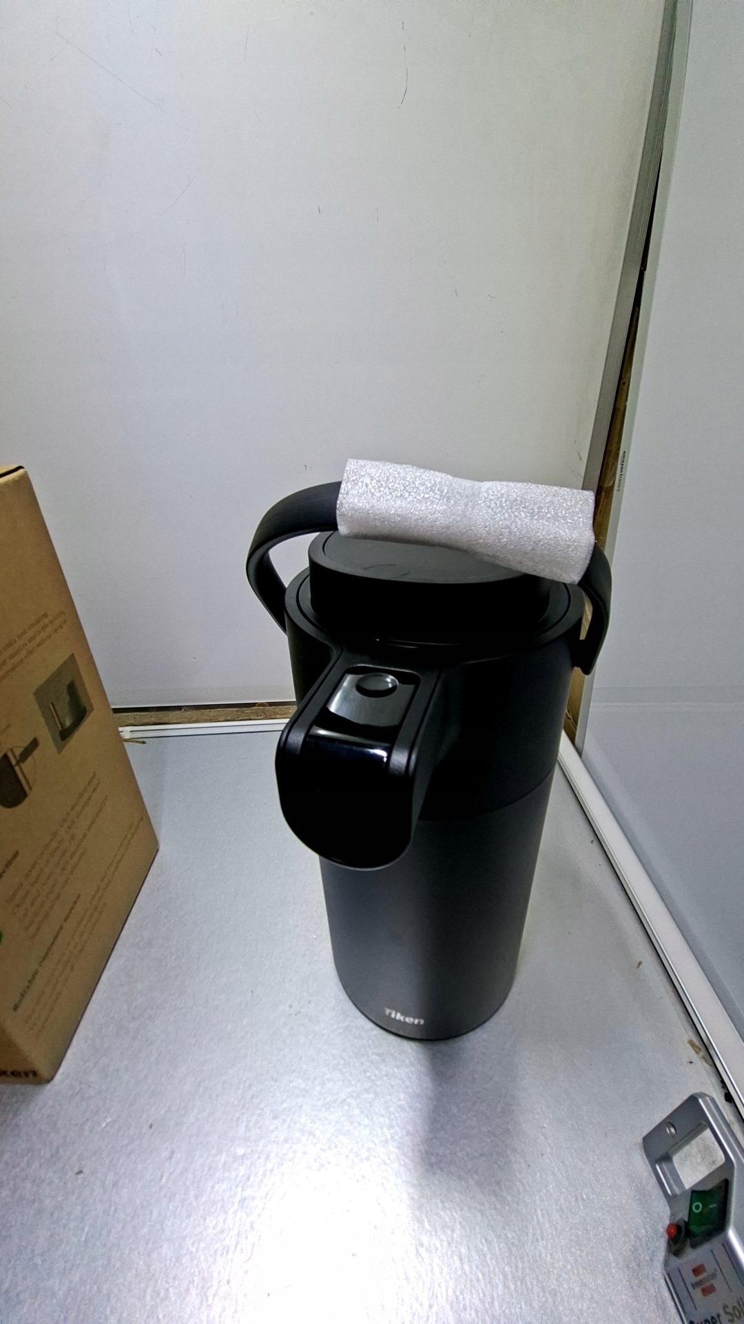 Tiken termos próżniowy z pompką typu airpot 4 l / 135 oz l — zdjęcie 10