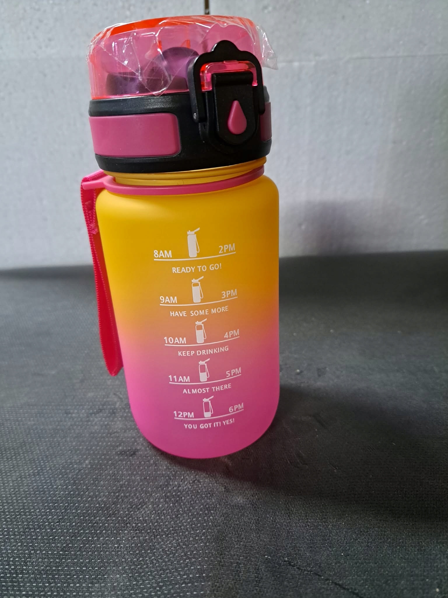 Bidon sportowy na wodę 500ml z blokadą i podziałką motywacyjną BPA FREE — zdjęcie 5