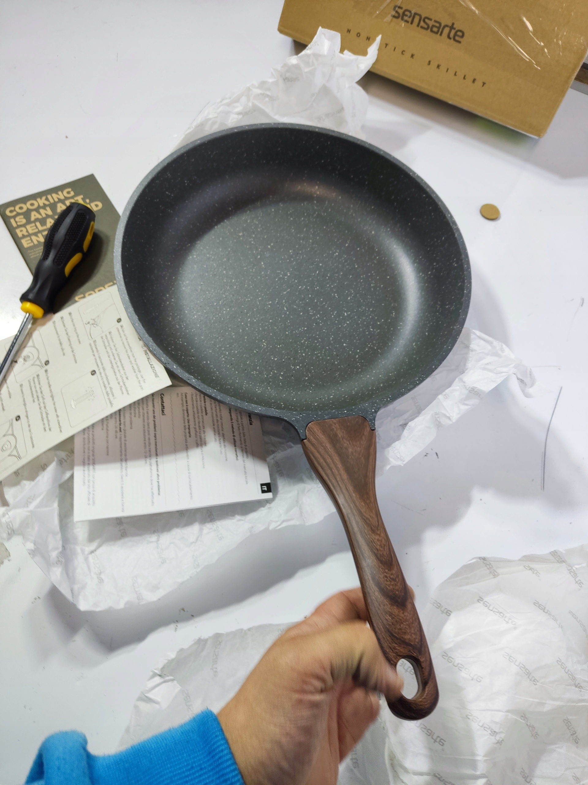 Patelnia granitowa Sensarte 28 cm indukcja gaz non stick aluminiowa — zdjęcie 6