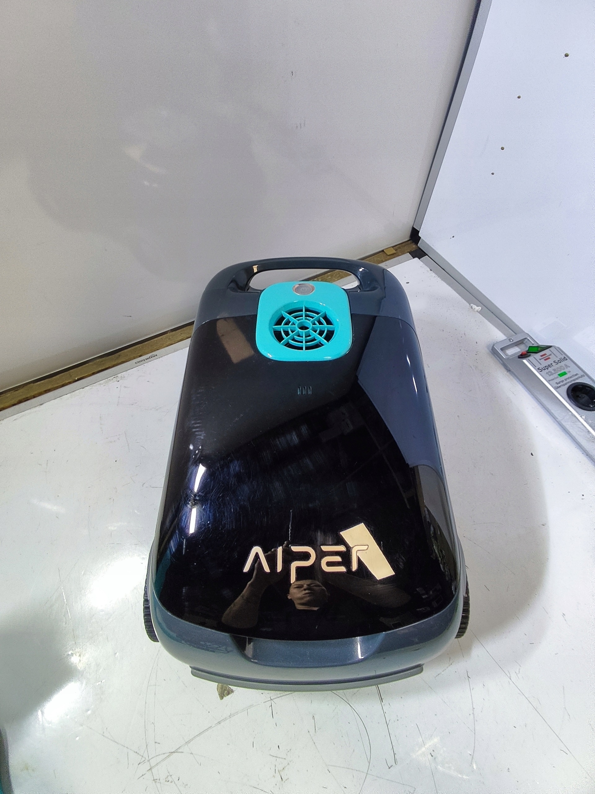 Robot do czyszczenia basenów Aiper Scuba E1 — zdjęcie 10