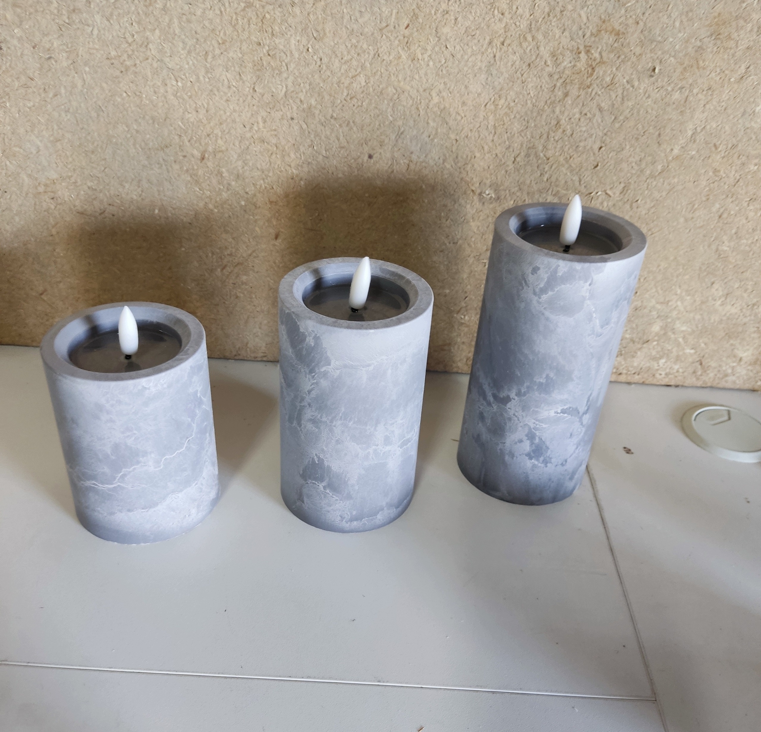 Relaxdays Świece LED 3 szt. dekoracyjne betonowe na baterie — zdjęcie 3