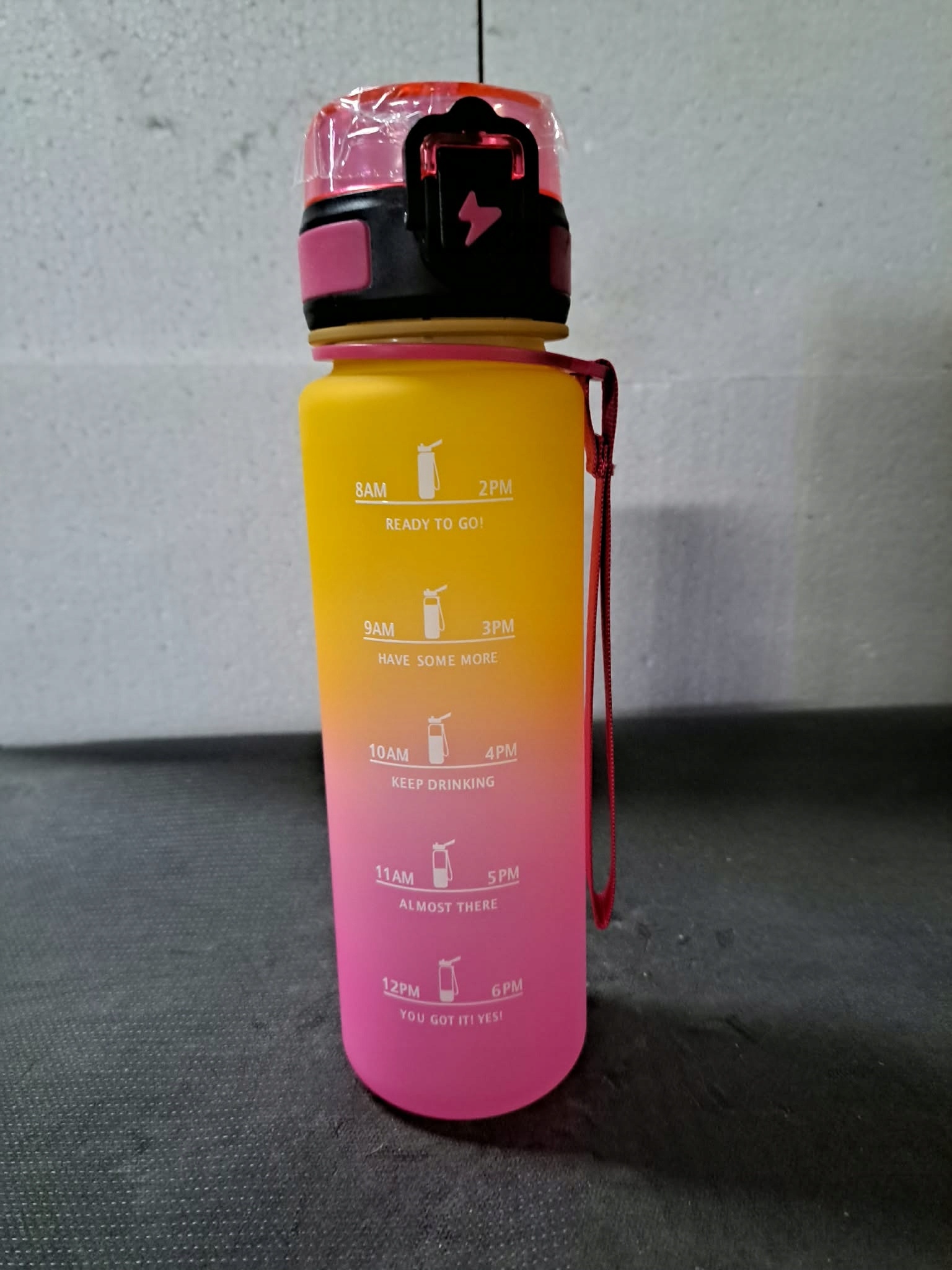 Bidon sportowy na wodę 500ml z blokadą i podziałką motywacyjną BPA FREE — zdjęcie 6