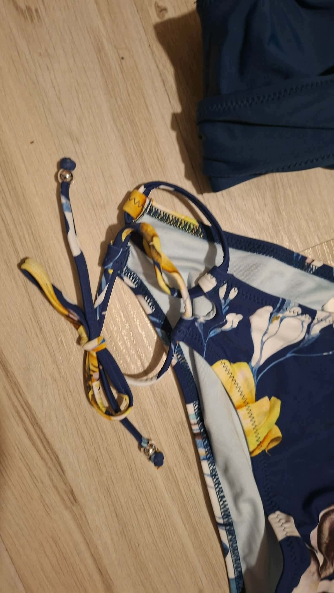 CUPSHE Dwuczęściowy Strój Kąpielowy Damski Bikini Granatowy Kwiaty Rozm. S — zdjęcie 7